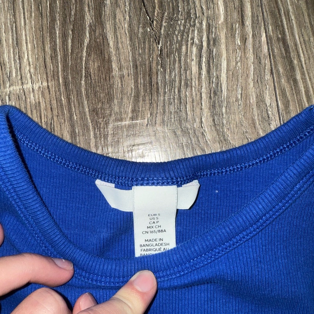 Blue Sleeveless Women's Top - Picture 3 of 4